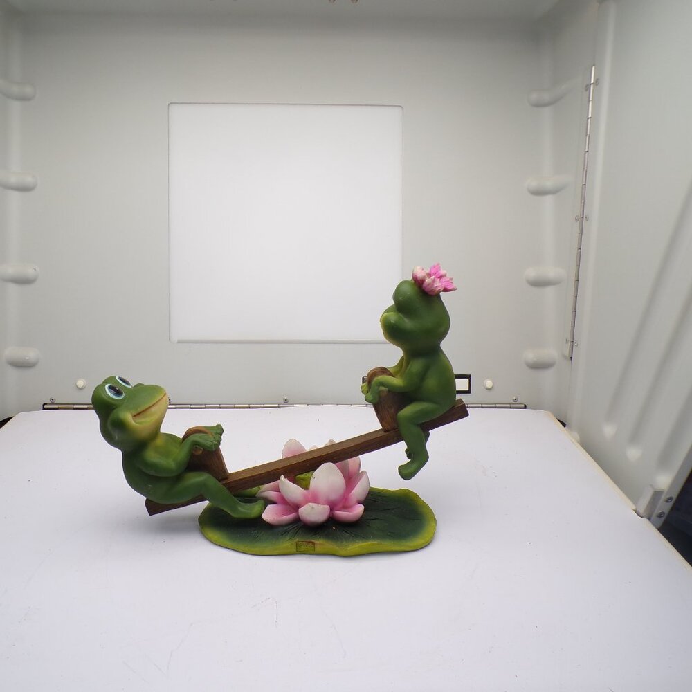 Frog Couple on a Lily Pad Seesaw - Picture 2 of 3